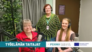 Keskustelua työnhakutaidoista. Kuvassa: Taru Vierimaa, Hannele Halinen ja Aino Hassinen